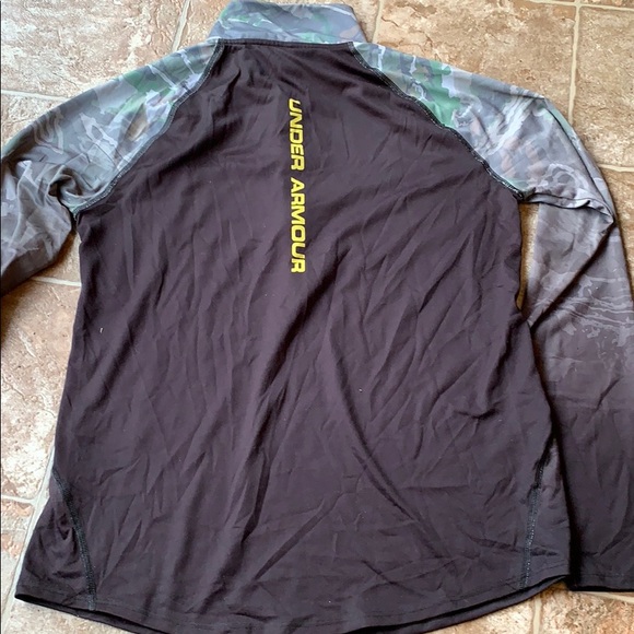 Women’s Under Armour Camo 1/2 zip pullover - Picture 6 of 6